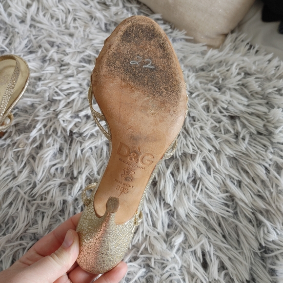 Dolce And Gabanna gold heels - Picture 7 of 9